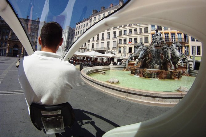 1 or 2-Hour Pedicab tour of Lyon - The Presqu’île: Lyon’s grand central stage