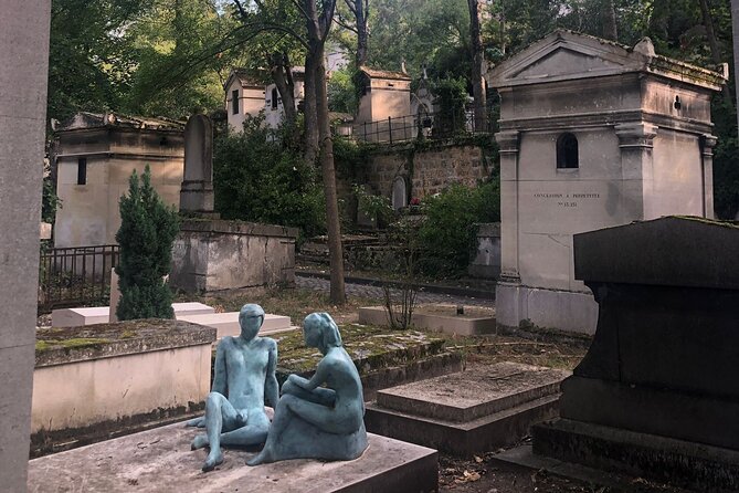 2.5 Hour Walking Tour of Père Lachaise Cemetery from Paris - Meeting Max at Boulevard de Ménilmontant