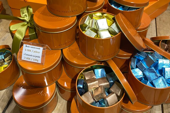 2-Hour Foodie Tour with 10 Tastings in Aix-en-Provence - The final stop: wine, cheese, and charcuterie