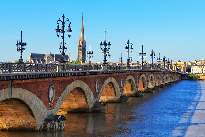 2-Hour Walking Tour of the City’s Iconic Sights and History - Place du Parlement and the café-lined old center