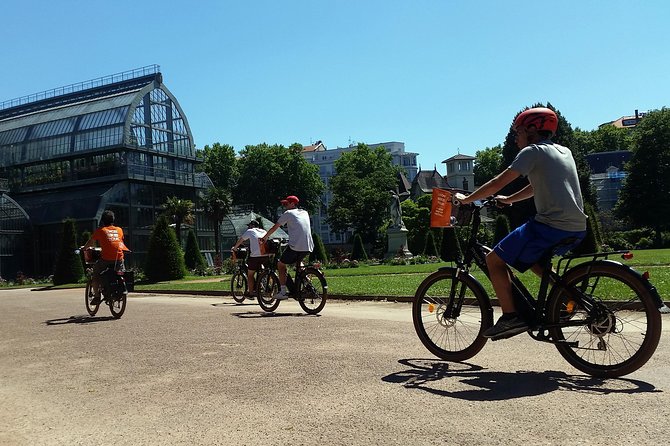 2h - Electric Bike Tour of Lyon with a Local Guide - Along the Rhône on a bike-only route