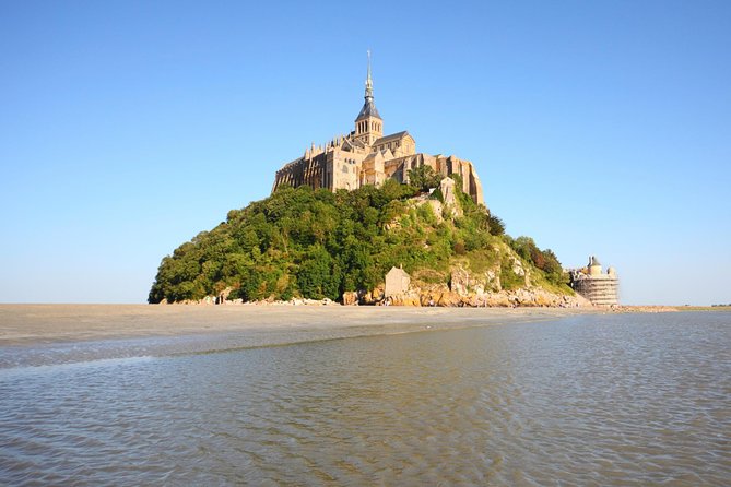 3 Days Trip to Normandy, Loire and Mont Saint Michel from Paris - Guides, language, and the coach