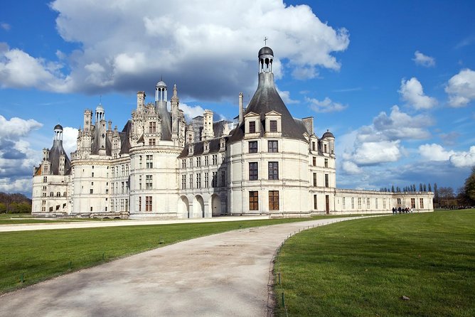 3 Days Trip to Normandy, Loire and Mont Saint Michel from Paris - Who should book this Normandy and Loire tour?