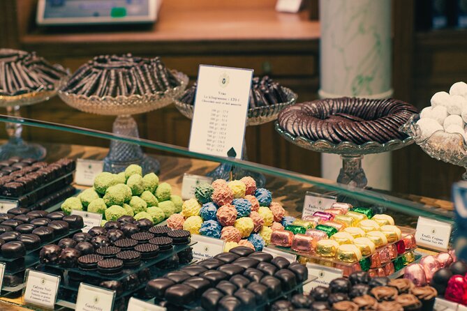 A Morning in Paris Food Tour: Croissants, Baguettes & Chocolate - Why this Paris food walk works so well