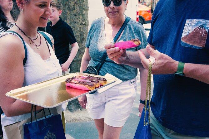 A Morning in Paris Food Tour: Croissants, Baguettes & Chocolate - Three different takes on the croissant