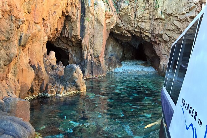 Afternoon in Scandola and creeks of Piana with stop in Girolata - Girolata: forty minutes in a village without roads