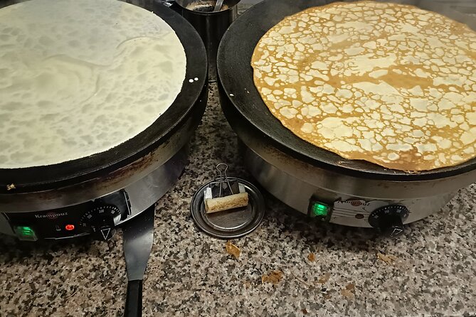 Amazing Sweet Crêpe Cooking Class Paris - Photos, a gift, and the recipe for home