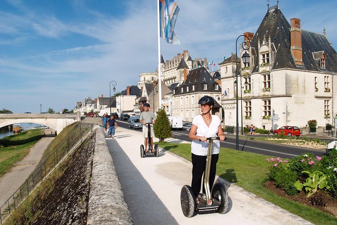 Amboise Discovery Segway 45mn - The first heritage stop: stories beyond the usual sights