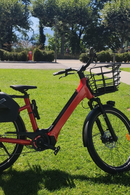 Annecy-le-Vieux, France: Electric and Classic Bike Rentals - Riding the lake shore and building your own route