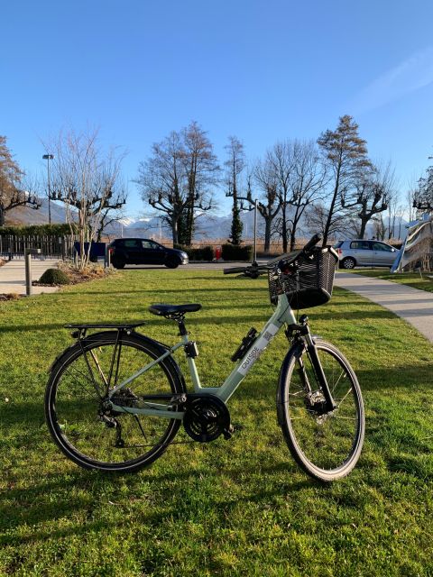 Annecy-le-Vieux, France: Electric and Classic Bike Rentals - Practical details for a smoother day
