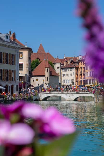 Annecy: Traditional Food Group Walking Tour - Rue Jean-Jacques Rousseau: Sweets, Chocolate, and a Change of Pace