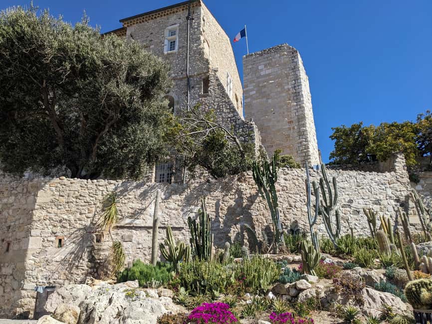 Antibes: 2 hour walking tour in the old town - Why this Antibes walk works well