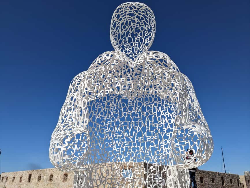 Antibes: 2 hour walking tour in the old town - Urban art and Antibes craft workshops