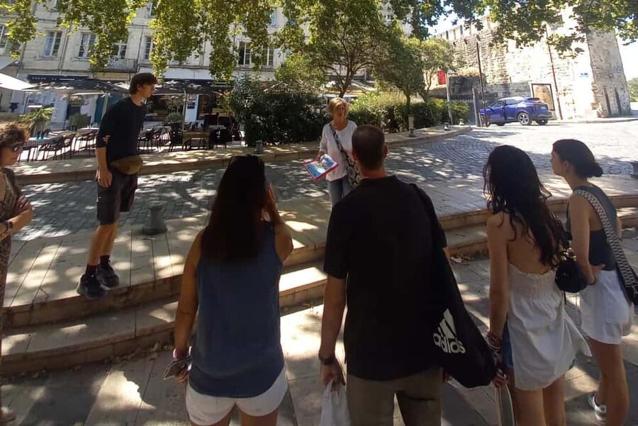 Avignon: History and Legend Walking Tour - Musée du Petit Palais and a second look at the old center