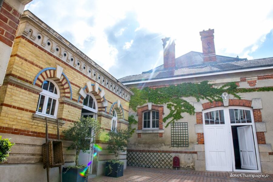 Aÿ-Champagne: Champagne House Tour and Tasting Class - Key points at a glance