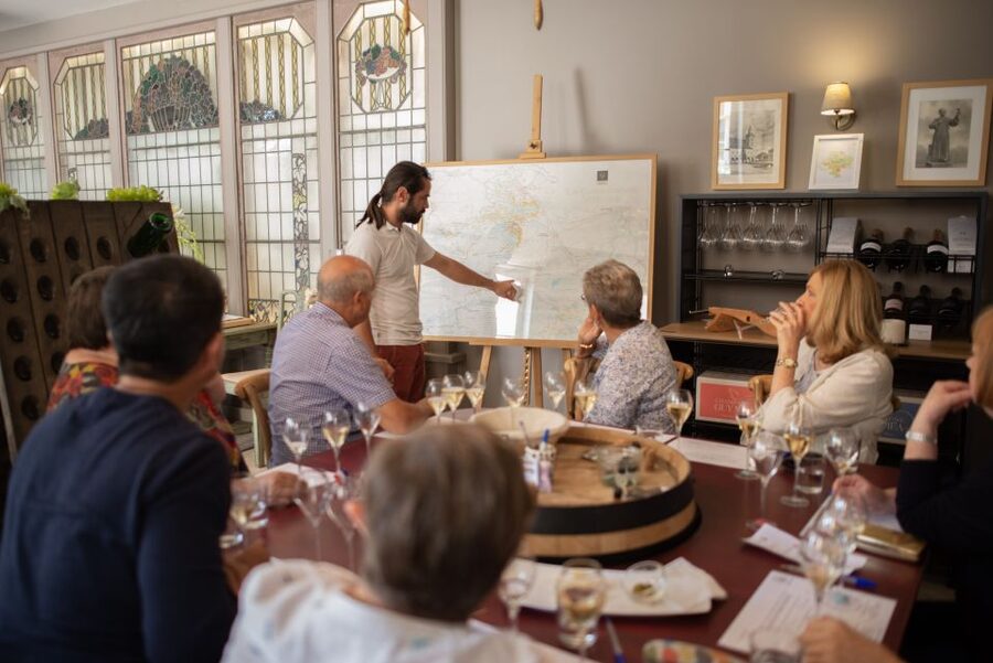 Aÿ-Champagne: Champagne House Tour and Tasting Class - What you taste and eat