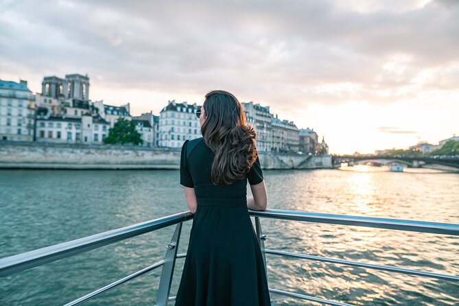 Bateaux Mouches Sightseeing Cruise in Paris with Champagne - Finding the best seat on the boat