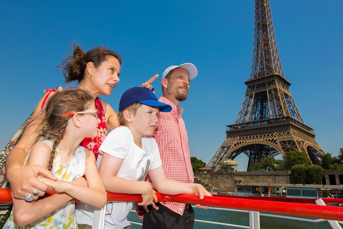 Bateaux Mouches Sightseeing Cruise on the Seine River in Paris - Port de la Conférence and the flexible boarding system