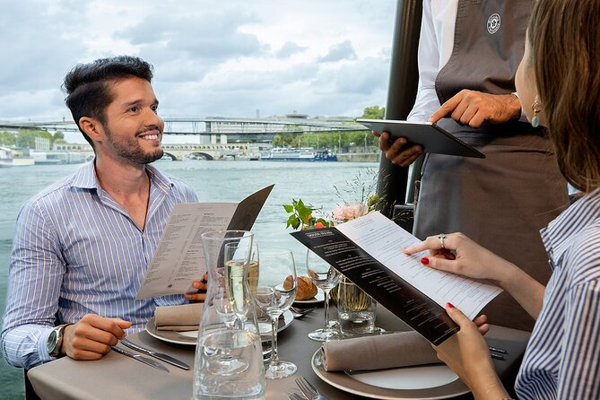 Bateaux Parisiens Seine River Gourmet Lunch & Sightseeing Cruise - The Eiffel Tower to Pont Alexandre III