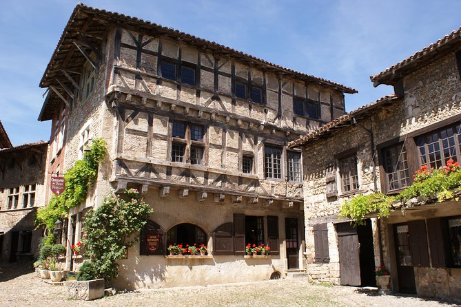 Beaujolais & Perouges Medieval Town (9:00 am to 5:15 pm - Small Group Tour Lyon - The ride back to Bellecour Square