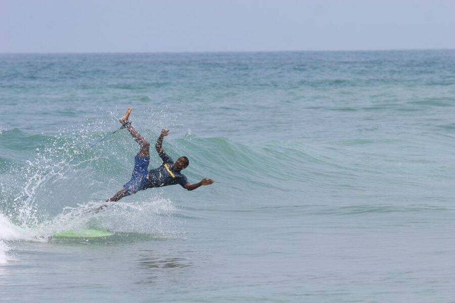 Biarritz : Cours de surf sur la côte Basque. - Tide Times Matter More Than the Posted Schedule