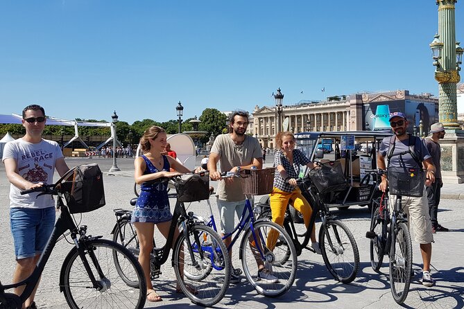 Bike Paris treasures with a live guide - Families & Friends - Les Invalides and Napoleon’s tomb