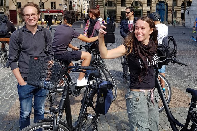 Bike Paris treasures with a live guide - Families & Friends - Place de la Concorde and the Champs-Elysées