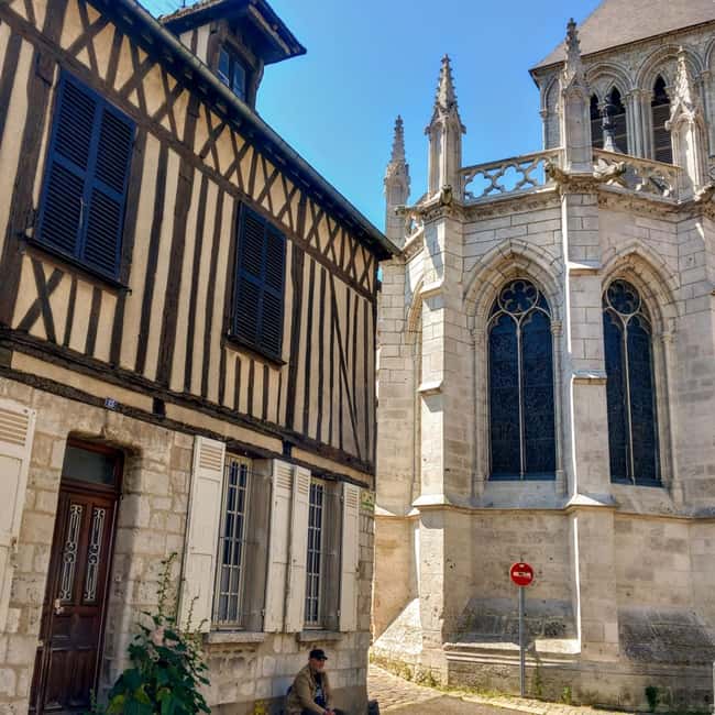 Bike tour from Vernon to Giverny with local guide - Starting at Vernon station and meeting Nicolas