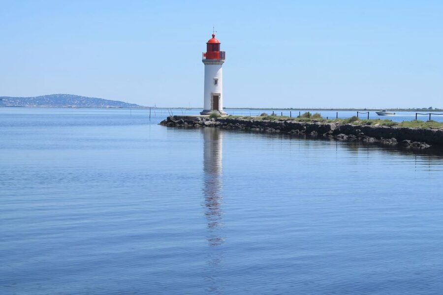 Boat trip in the canals is on the Thau pond - Seeing Sète from its canals