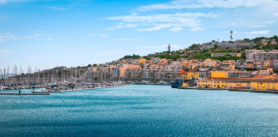 Boat walk in Sete on the singular island 1 hour - Captain Antoine and the Human Side of the Trip