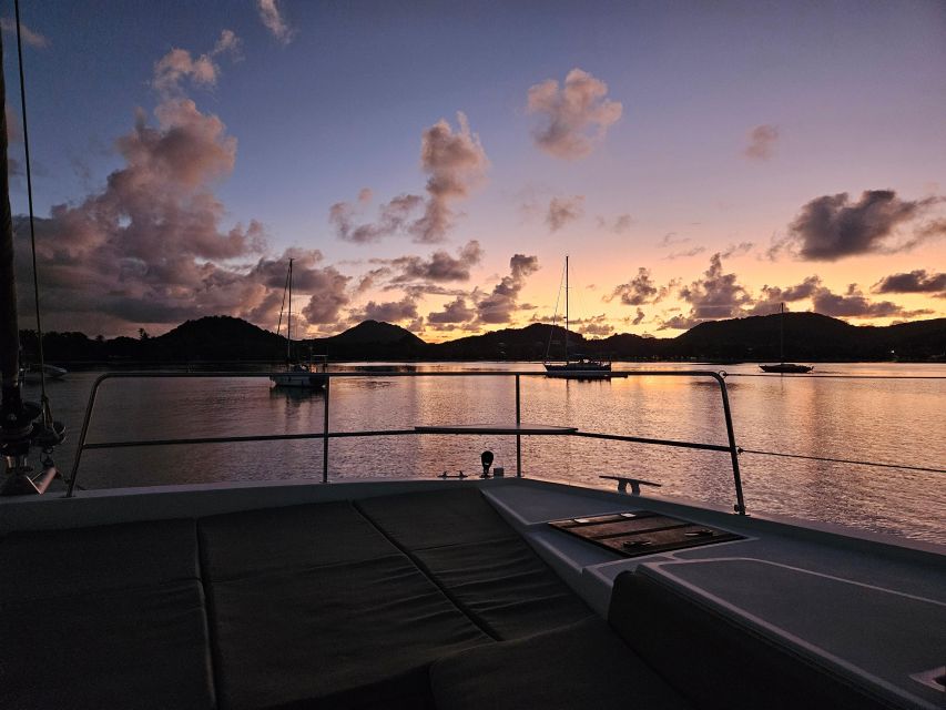 Bonifacio: sunset catamaran trip and aperitif - The 6:30 PM departure and first half-hour