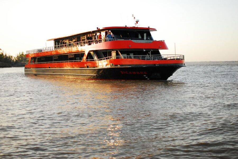 Bordeaux: 2-Hour River Dinner Cruise - Who will enjoy this Bordeaux cruise most