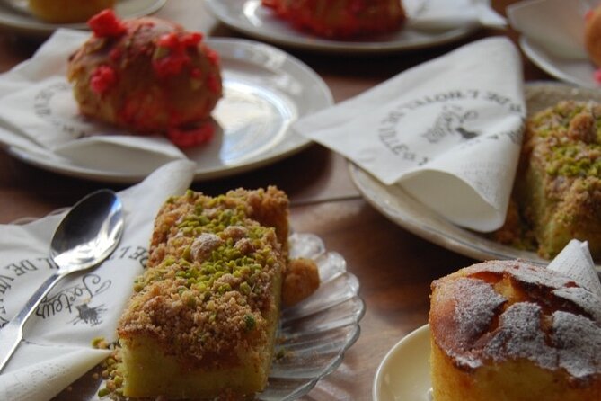 Bordeaux' Best Boulangeries & History Tour - Medieval bells, city gates, and Old Bordeaux