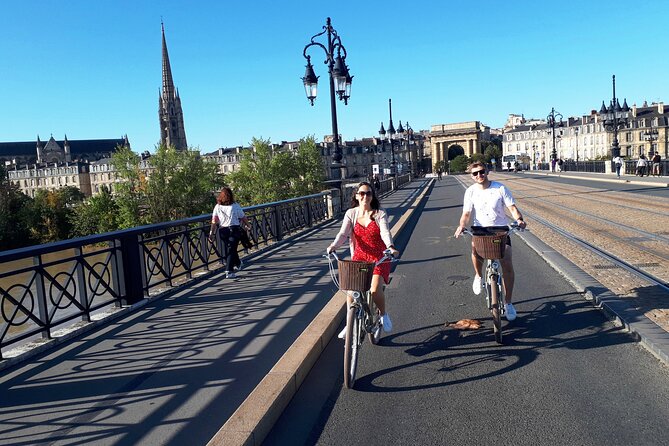 Bordeaux bike tour "The Best of Bordeaux" - Darwin and the Jacques Chaban-Delmas Bridge