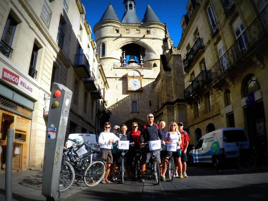 Bordeaux: Essentials 3-Hour Bike Ride - Grosse Cloche and the Saint-Michel quarter