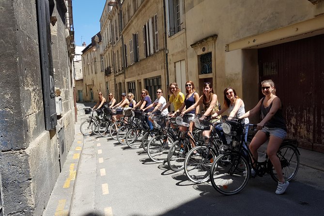 Bordeaux Essentials Sightseeing Bike Tour with a Local Guide - The Grosse Cloche in five minutes