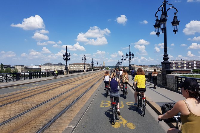 Bordeaux Essentials Sightseeing Bike Tour with a Local Guide - The guide makes or breaks the ride