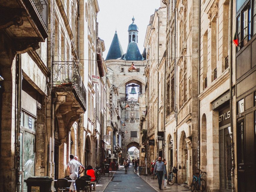 Bordeaux: Exclusive Private Guided Walking Tour - Why Bordeaux Works So Well on Foot