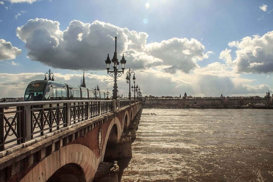 Bordeaux: Exclusive Private Guided Walking Tour - Languages, Accessibility, and Simple Planning