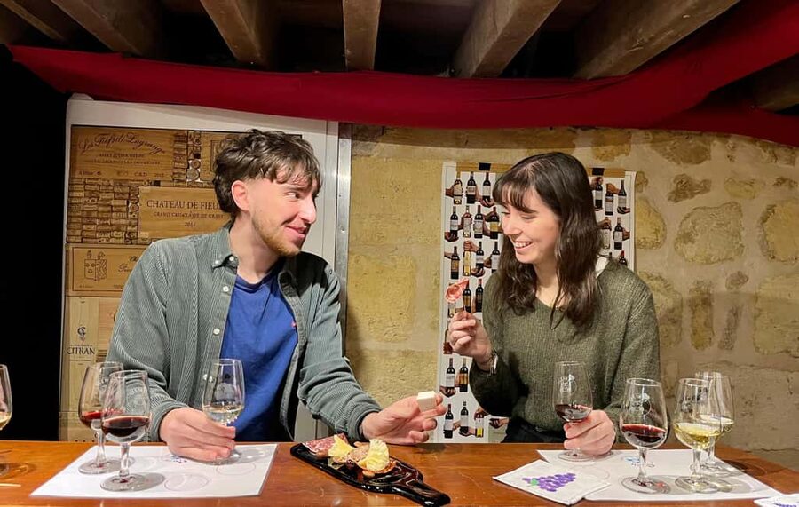 Bordeaux: Guided Bordeaux Wine Tasting Class with 6 Wines - Six wines that show Bordeaux’s range