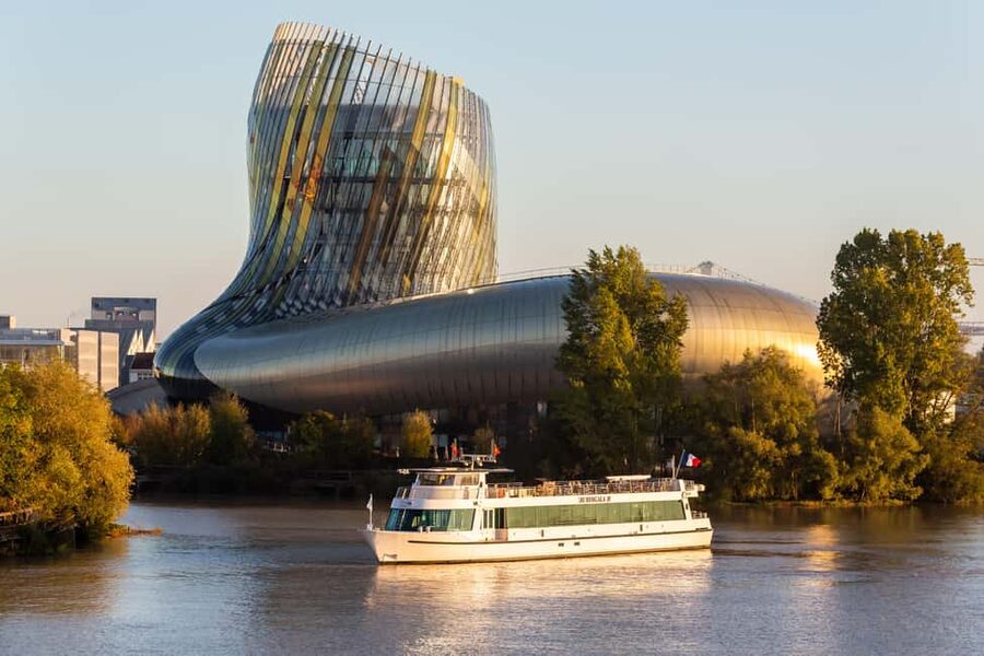Bordeaux: Guided Wine and Canelé Discovery Cruise - Quinconces, Chartrons, and the wine-trading quarter