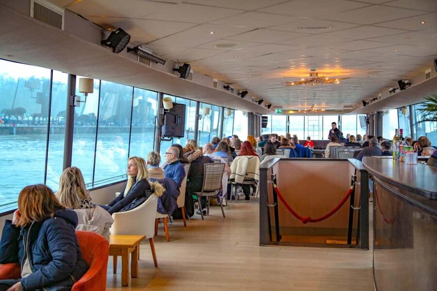 Bordeaux: Guided Wine and Canelé Discovery Cruise - Cité du Vin and the route toward Bassens