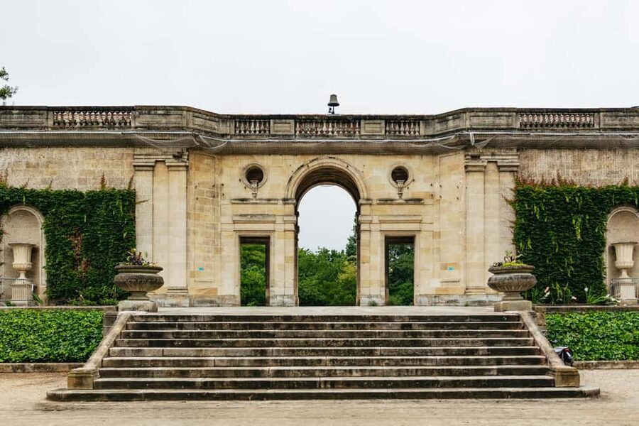 Bordeaux: Historic Center & Chartrons District Bike Tour - Rue Notre-Dame and Cours Xavier Arnozan