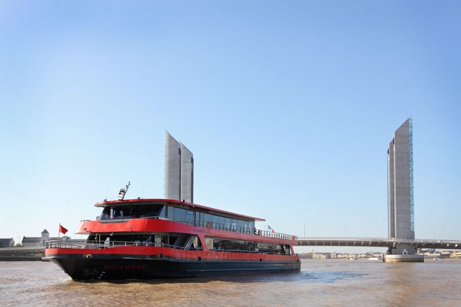 Bordeaux: Lunch Cruise - Starting at Quai des Chartrons at noon