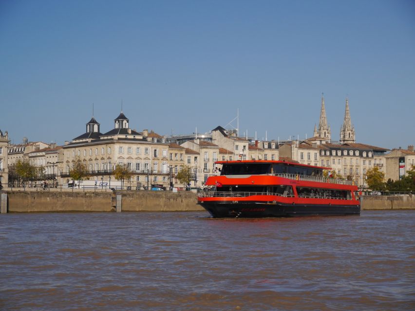 Bordeaux: Lunch Cruise - Passing beneath the vertical-lift bridge