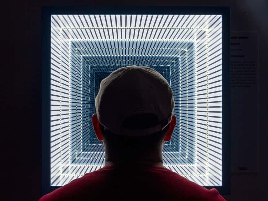 Bordeaux: Museum of Illusions Entry Ticket - The first rooms: training your eyes and brain