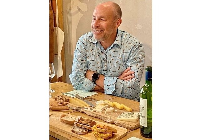 Bordeaux Old Town Food and Wine Tour - Fromagerie, butcher, and canelé shop