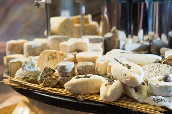 Bordeaux Old Town & Market Local Food with Wine Tastings Tour - Key details before you book