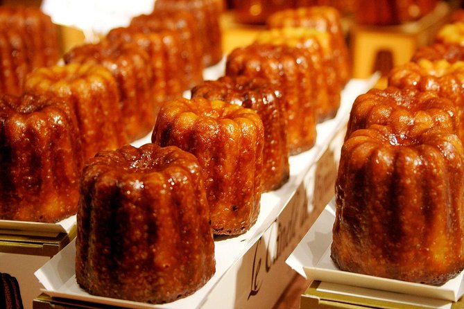 Bordeaux Old Town & Market Local Food with Wine Tastings Tour - Walking through Vieux Bordeaux