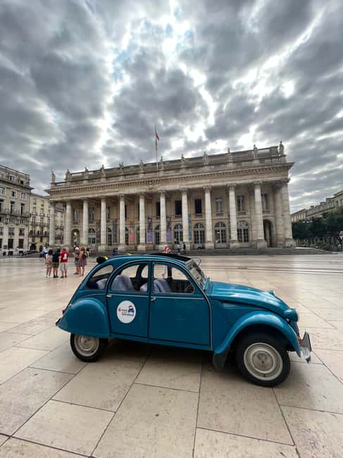 Bordeaux: Private Tour in a Citroën 2CV - Saint-Michel, the Big Bell, and the cathedral